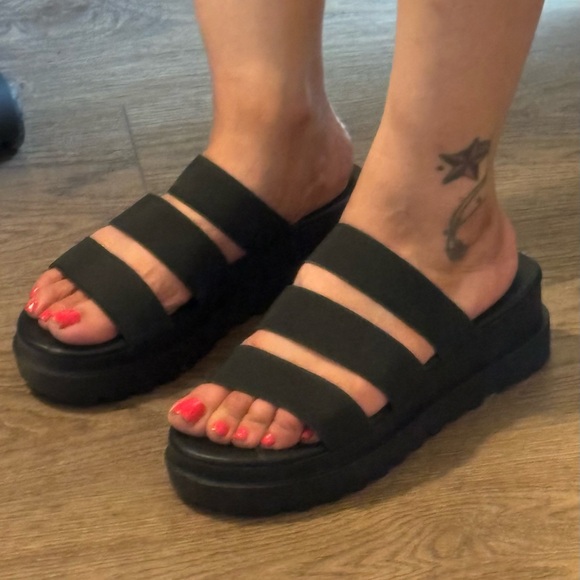 FLATFORMS💗 - Picture 4 of 5